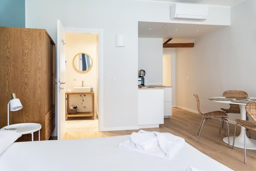 Youhosty - Ticinese Suite 1 Milan Exterior photo