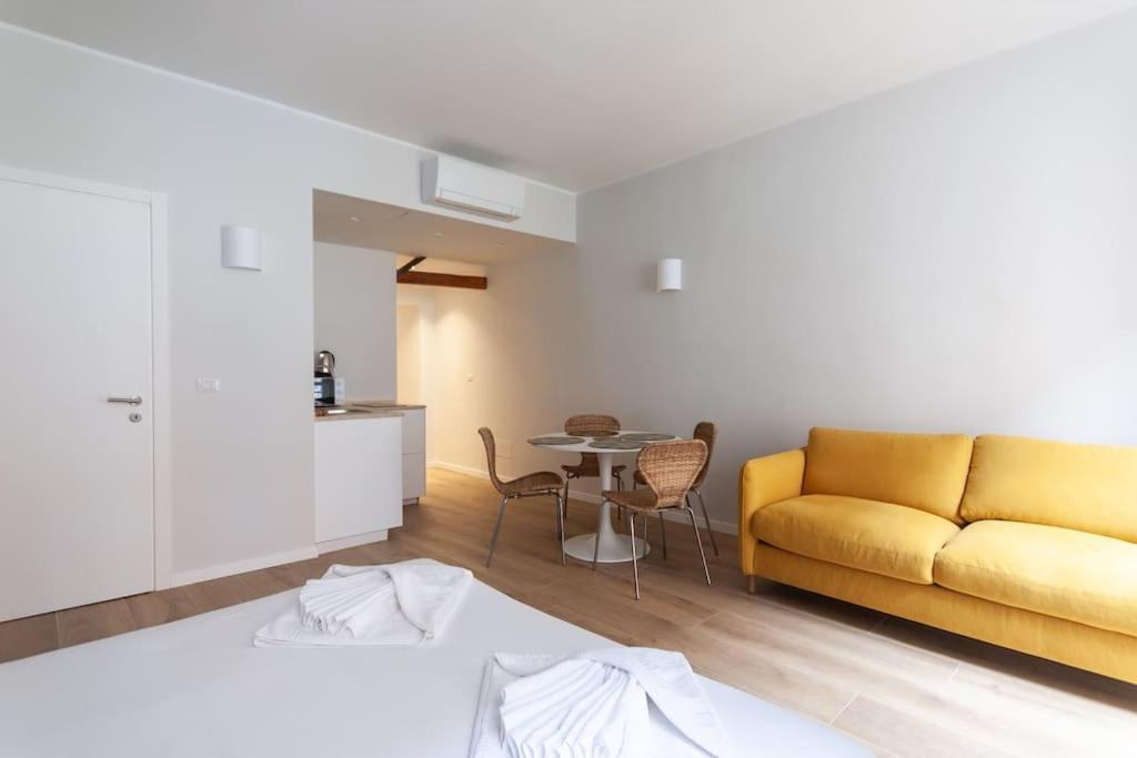 Youhosty - Ticinese Suite 1 Milan Exterior photo